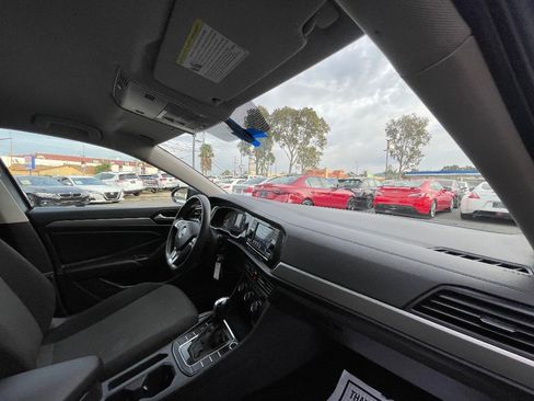 Used 2021 Volkswagen Jetta S image 12