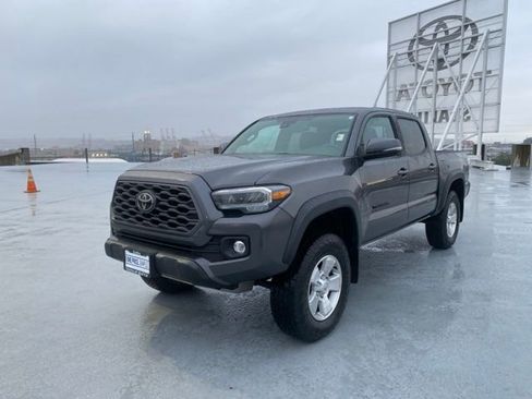 Used 2021 Toyota Tacoma TRD Off-Road image 4