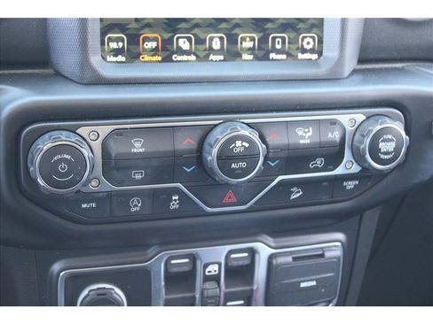 Used 2020 Jeep Wrangler Unlimited Sahara AWD/4WD image 26