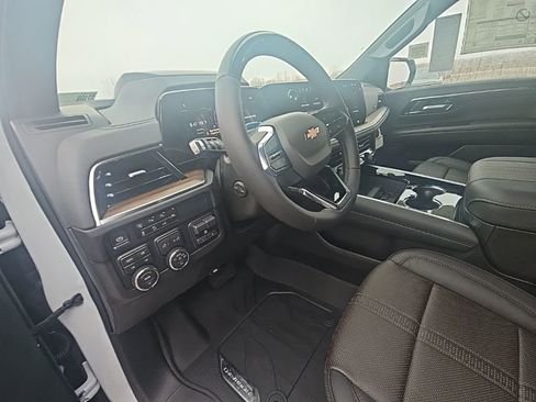 New 2026 Chevrolet Suburban High Country image 13