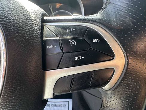 Used 2018 Dodge Charger R/T RWD image 16