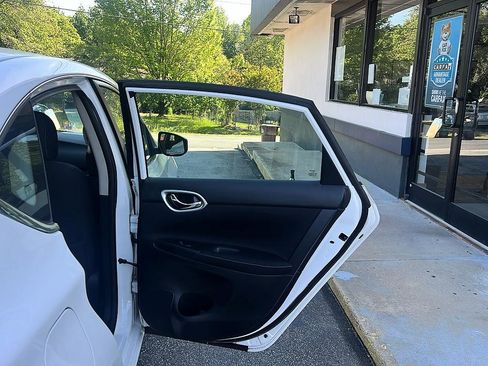 Used 2015 Nissan Sentra SV image 27