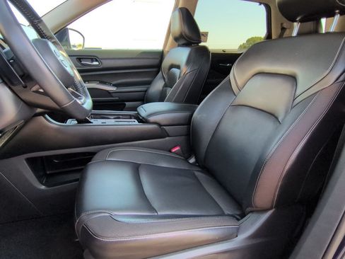 Certified 2022 Nissan Pathfinder SL w/ SL Premium Package FWD image 21