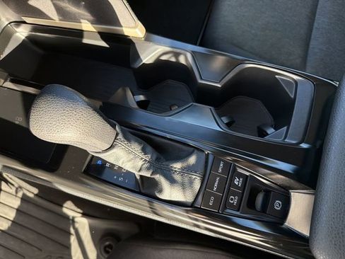 Used 2025 Toyota Camry LE image 24