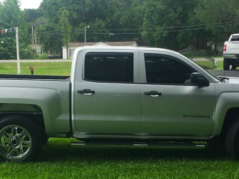Used 2018 Chevrolet Silverado 1500 Custom w/ Custom Value Package AWD/4WD image 6