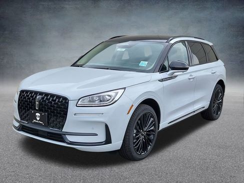 New 2025 Lincoln Corsair Reserve w/ Equipment Group 202A image 3