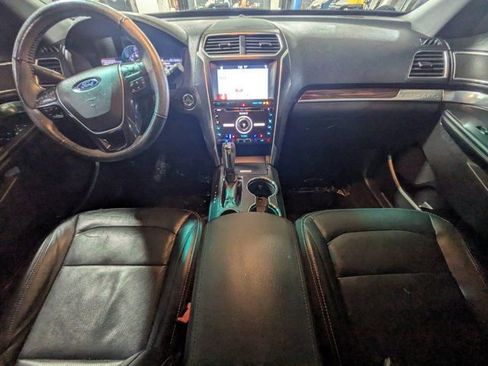 Used 2017 Ford Explorer Limited image 13