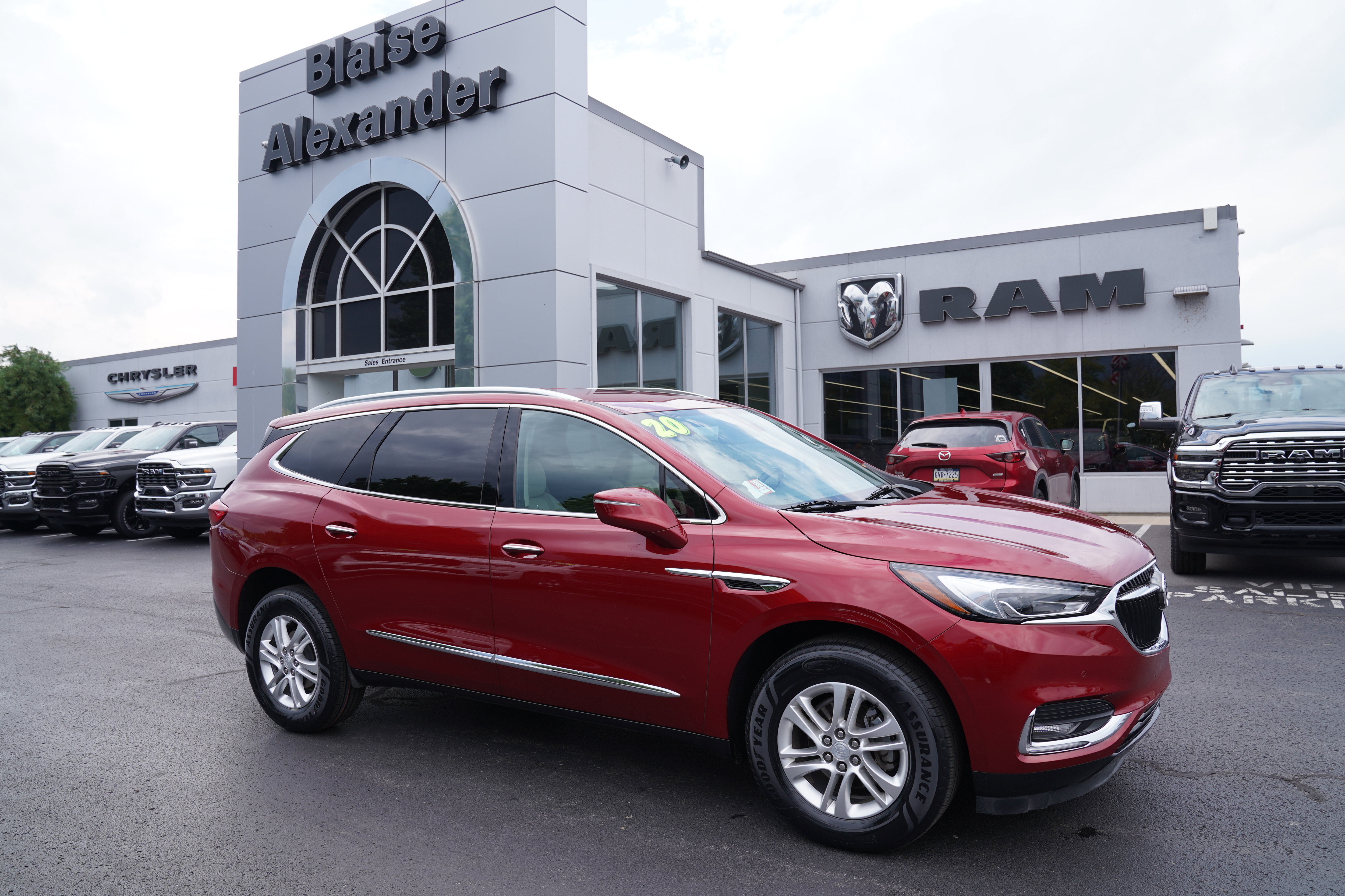 Used 2020 Buick Enclave Premium AWD/4WD image 1