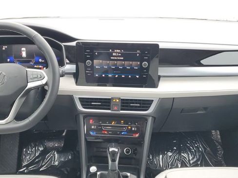 New 2026 Volkswagen Taos SE image 25