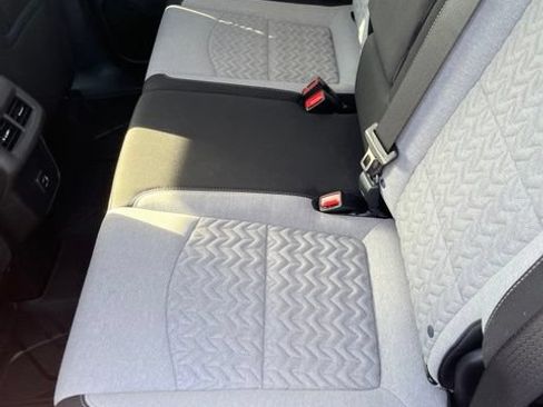Used 2023 Chevrolet Equinox LT FWD image 11