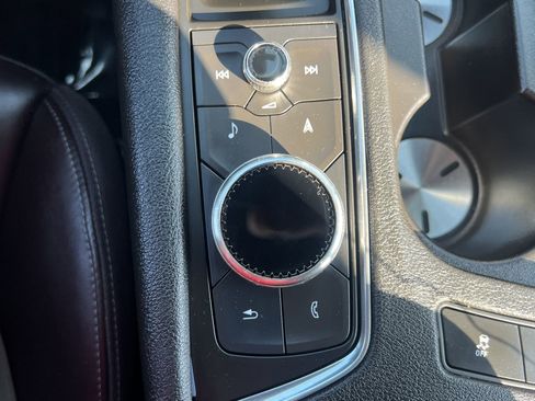 Used 2022 Cadillac XT6 Premium Luxury w/ Technology Package image 9