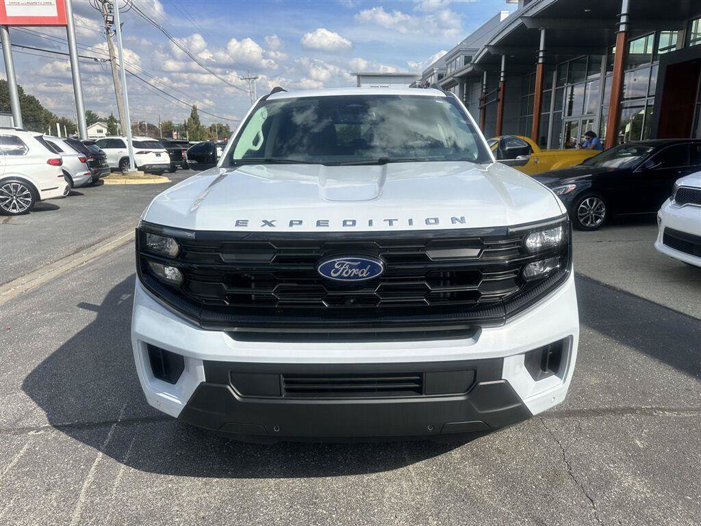 Used 2025 Ford Expedition Max Active AWD/4WD image 8