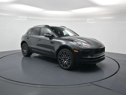 Used 2026 Porsche Macan AWD/4WD image 32