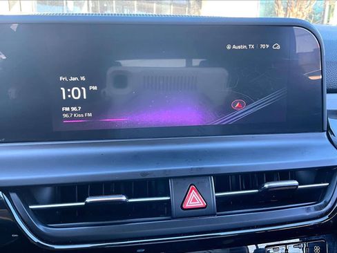 Used 2025 Kia Seltos S image 29