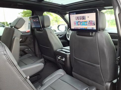 Used 2023 GMC Yukon XL Denali w/ Advanced Technology Package AWD/4WD image 25