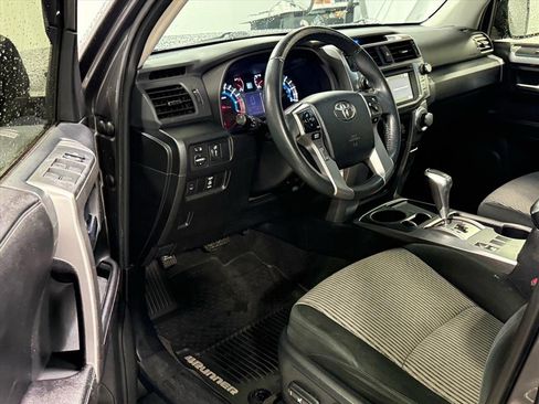 Used 2016 Toyota 4Runner SR5 image 10