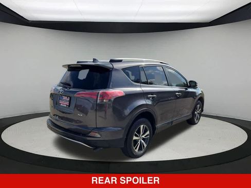 Used 2018 Toyota RAV4 XLE FWD image 6