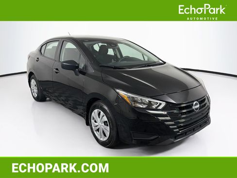 Used 2025 Nissan Versa S w/ Trunk Package FWD image 1