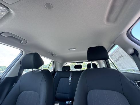 Used 2026 Hyundai Venue SE FWD image 31