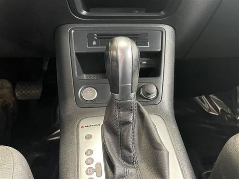 Used 2016 Volkswagen Tiguan S image 13