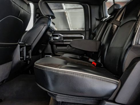 Used 2024 RAM 3500 Laramie w/ Night Edition image 38