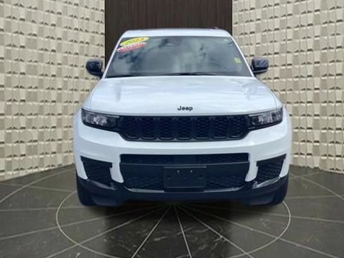 Certified 2023 Jeep Grand Cherokee L Altitude AWD/4WD image 17