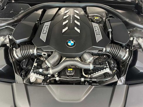 Used 2021 BMW 750i xDrive w/ Executive Package AWD/4WD image 10