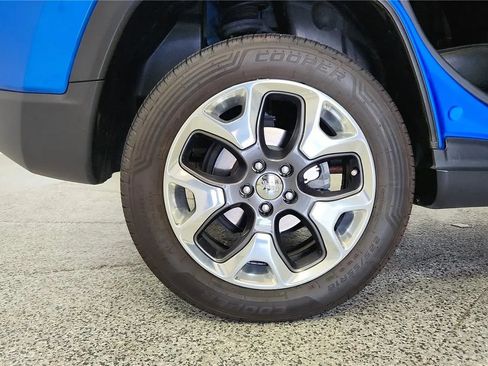 Used 2018 Jeep Compass Limited AWD/4WD image 30