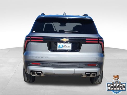 Used 2024 Chevrolet Traverse LT image 7