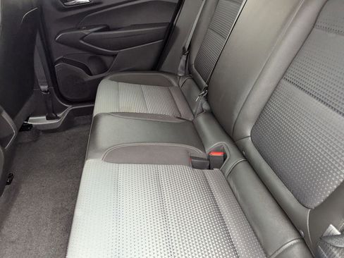 Used 2025 Chevrolet Trax LT FWD image 16