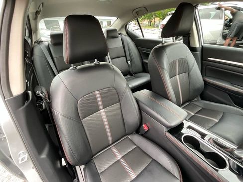 Used 2025 Nissan Altima 2.5 SR image 14