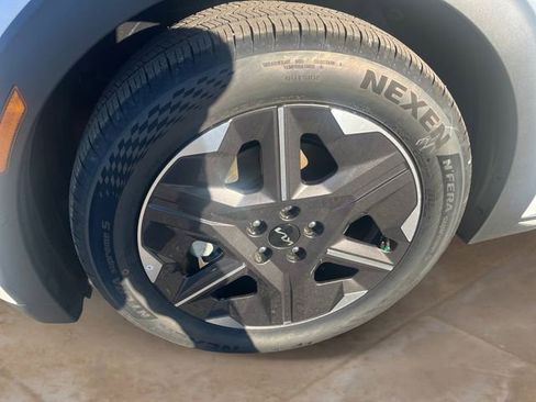 New 2025 Kia EV6 Light w/ Light LR Technology Package RWD image 14