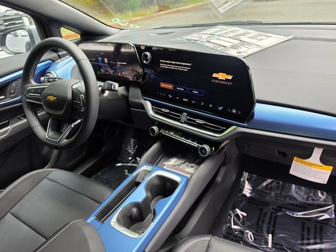New 2026 Chevrolet Equinox EV LT AWD/4WD image 11
