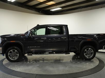 New 2025 GMC Sierra 2500 SLT w/ SLT Premium Package