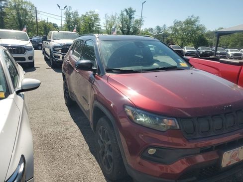 Used 2022 Jeep Compass Latitude w/ Convenience Group AWD/4WD image 4