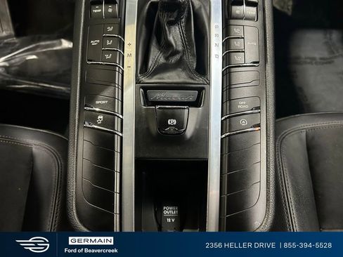 Used 2015 Porsche Macan S image 20