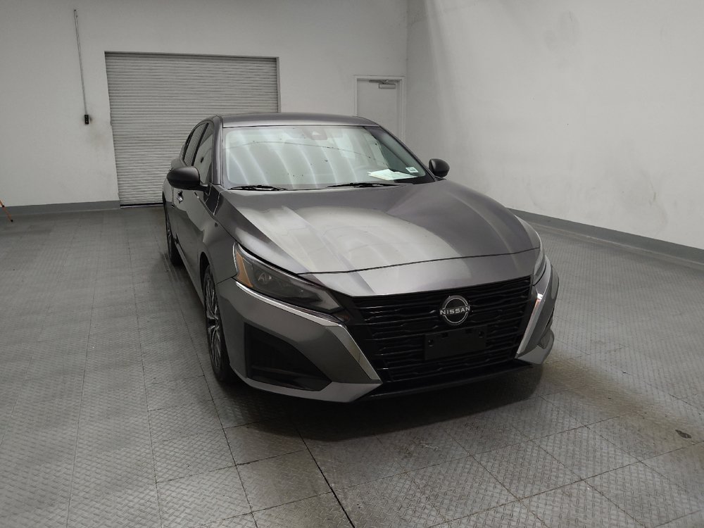 Used 2024 Nissan Altima 2.5 SV FWD image 14