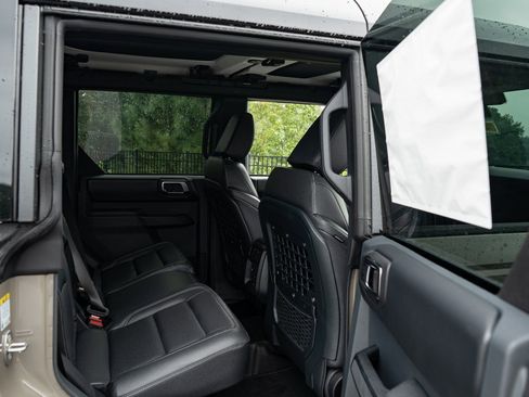 New 2025 Ford Bronco Badlands image 28