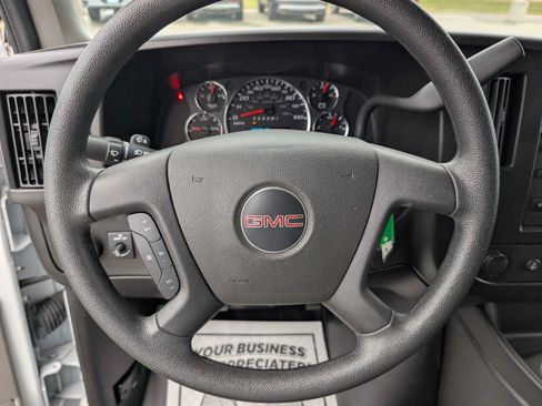 Used 2024 GMC Savana 2500 w/ Driver Convenience Package image 9