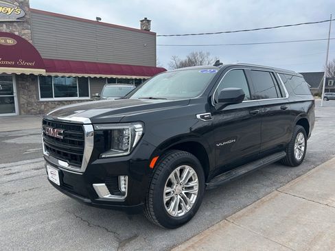 Used 2022 GMC Yukon XL SLE image 3