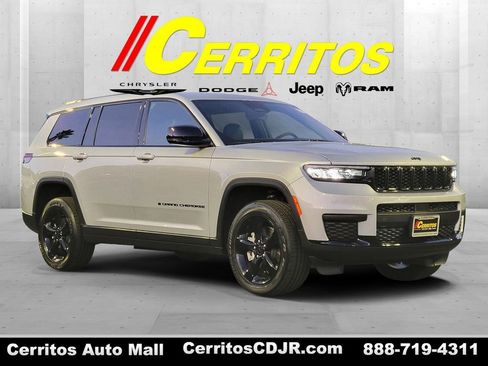 New 2025 Jeep Grand Cherokee L Altitude image 1