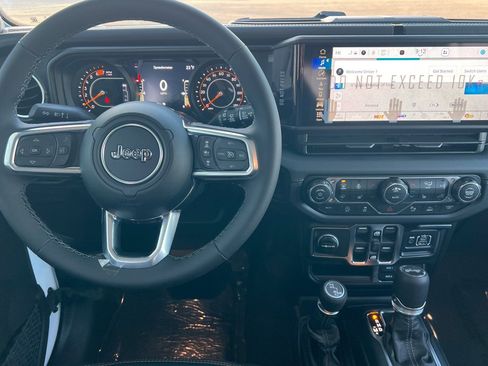 New 2026 Jeep Wrangler Unlimited Sahara AWD/4WD image 13