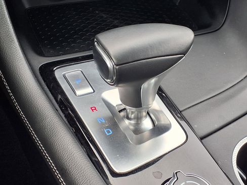 Used 2025 Genesis G70 2.5T RWD image 11