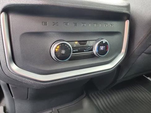 New 2025 Ford Expedition Active image 14