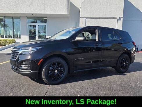 Used 2023 Chevrolet Equinox LS w/ LS Convenience Package FWD image 3