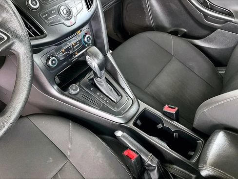 Used 2017 Ford Focus SE FWD image 15