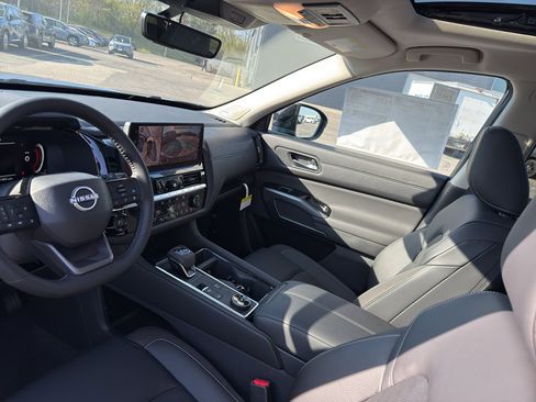 New 2026 Nissan Pathfinder SL AWD/4WD image 25