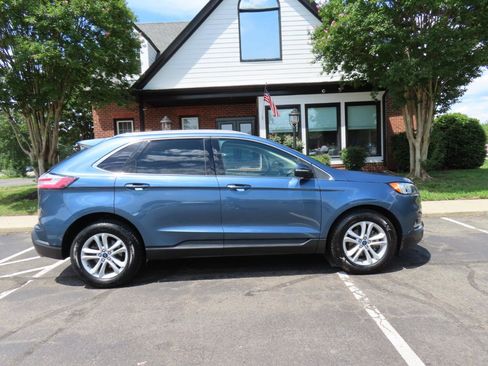 Used 2019 Ford Edge SEL w/ Equipment Group 201A FWD image 9