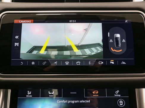 Used 2020 Land Rover Range Rover Sport HSE Dynamic image 28