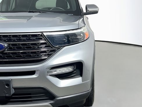 Used 2020 Ford Explorer XLT w/ Equipment Group 202A RWD image 12